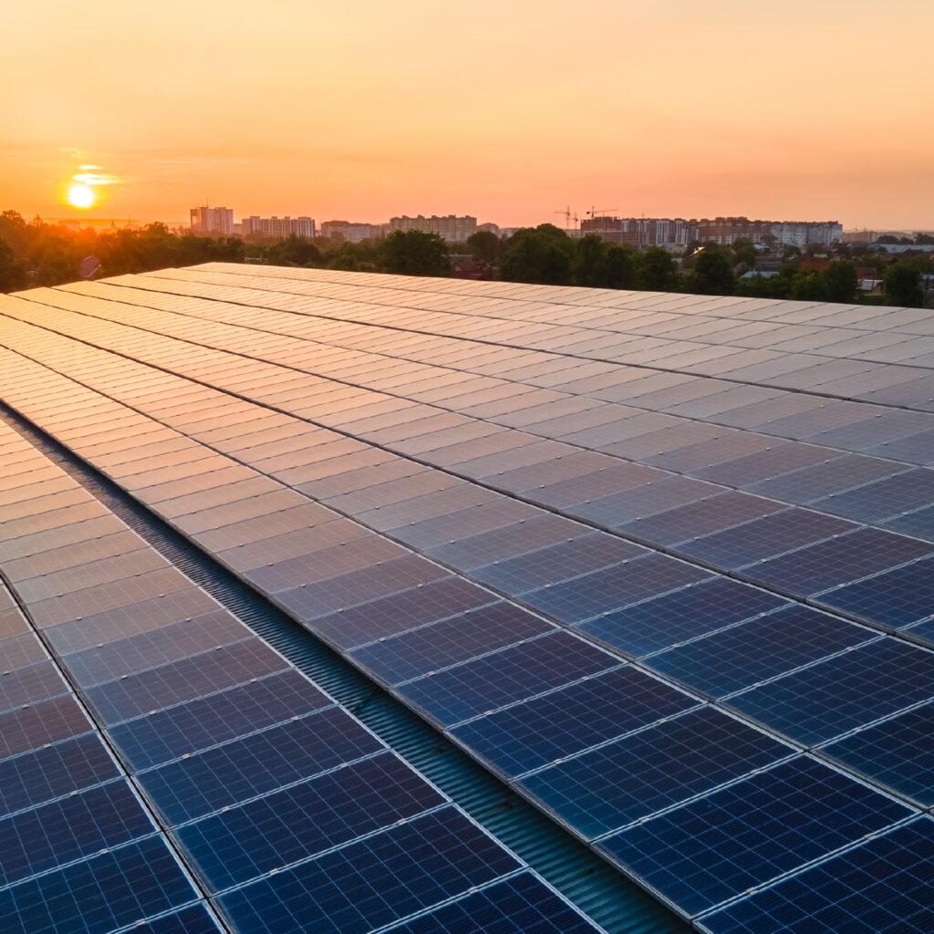 Skysense BESS Almacenamiento de energía Microrredes industriales paneles solares Continuidad operativa energía Soluciones energéticas llave en mano Microrredes Mexico colombia latam EPC, skyone